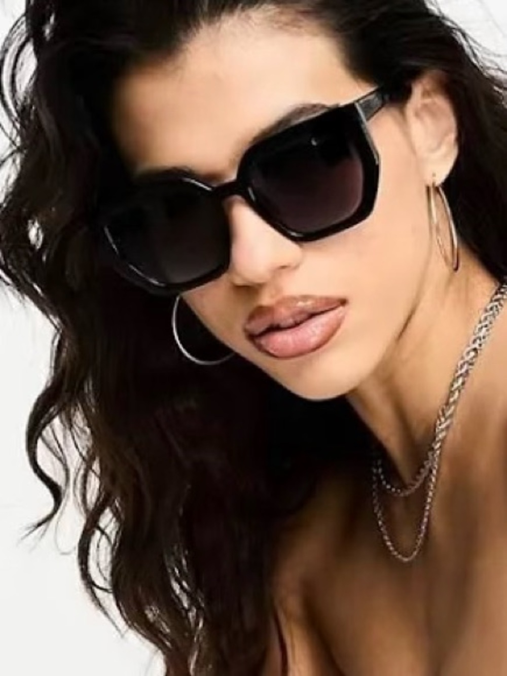 QUAY Contoured Sunglasses Black Frame Black Lens Oversized Cat Eye NWT